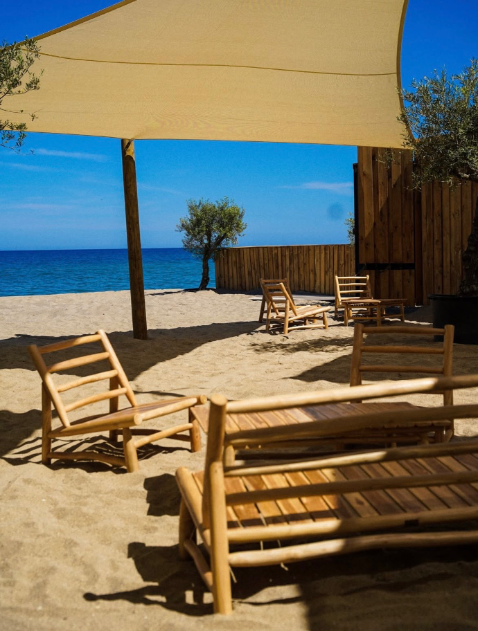 Salon en teck pour bar de plage