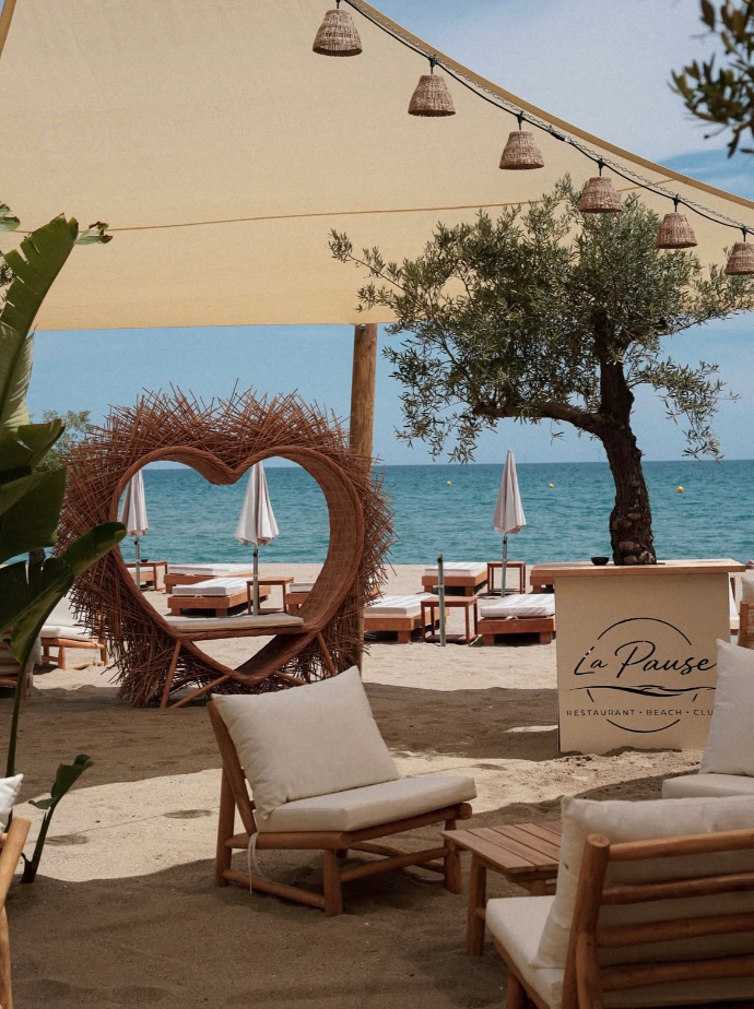 Mobilier lounge outdoor professionnel pour beach club bord de mer - Hydile