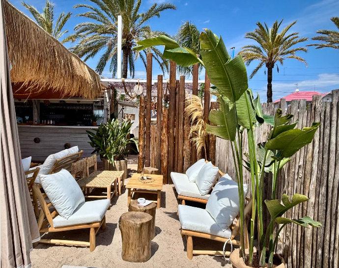 Salon en teck pour beachclub