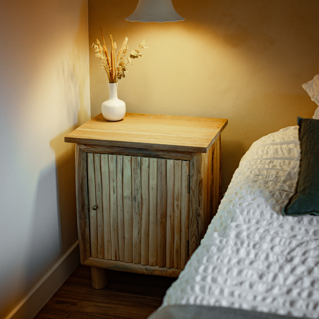 PIERRETTE - Chevet en branche de teck L50*l40*H60cm