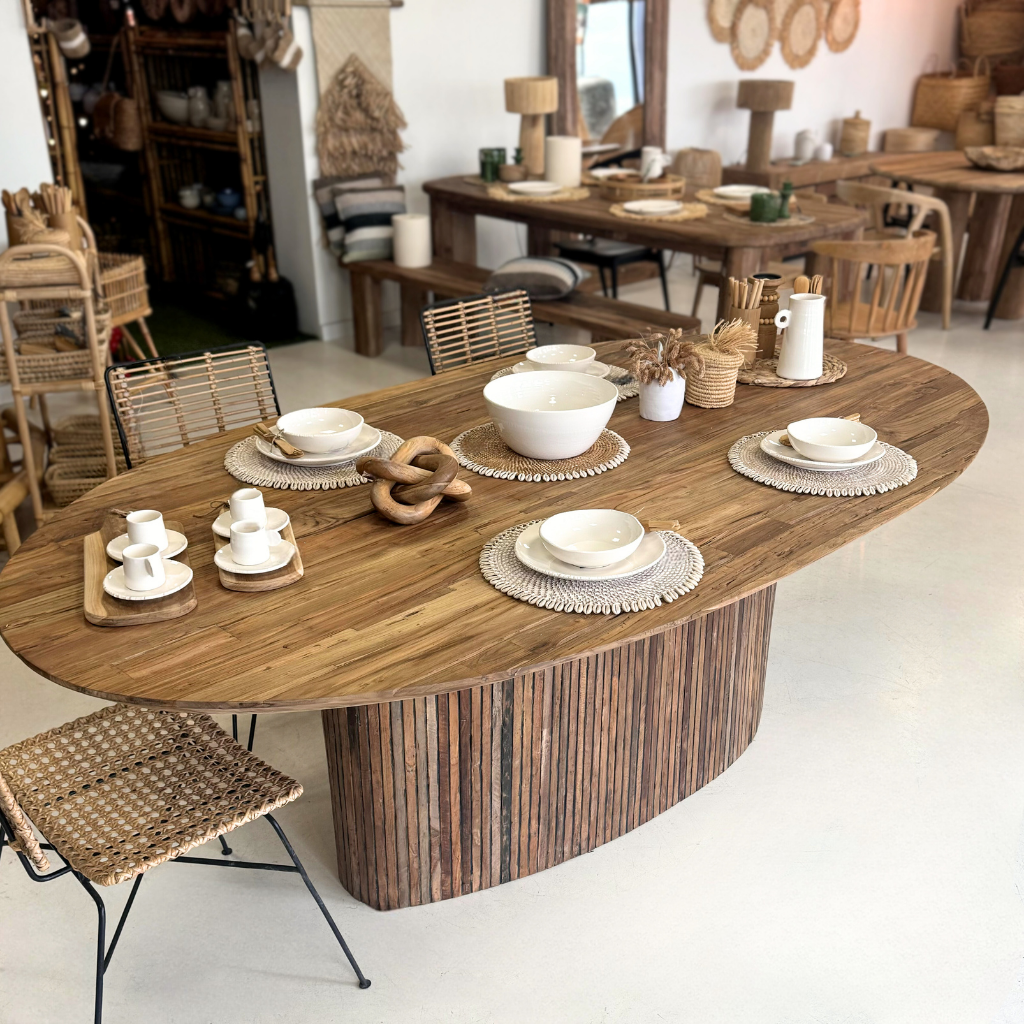 YAGA - Table ovale en teck recyclé  240x130x78x5