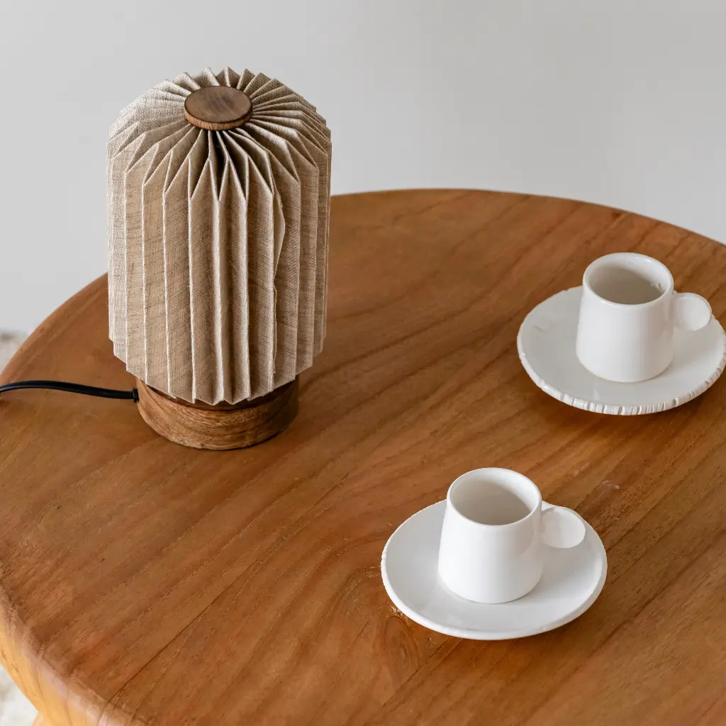 ERIS - Petite lampe à poser en lin et bois