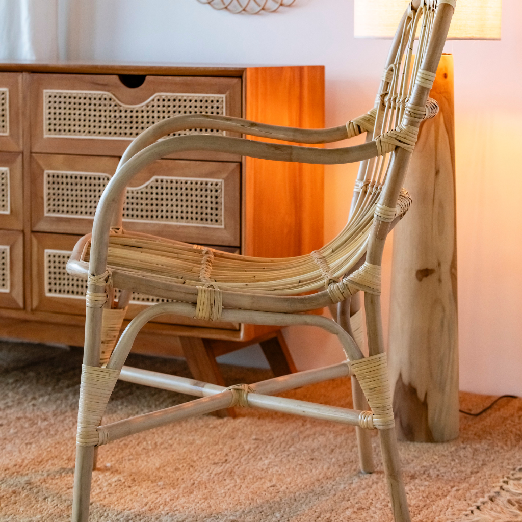 NELLY - Chaise en rotin avec accoudoirs