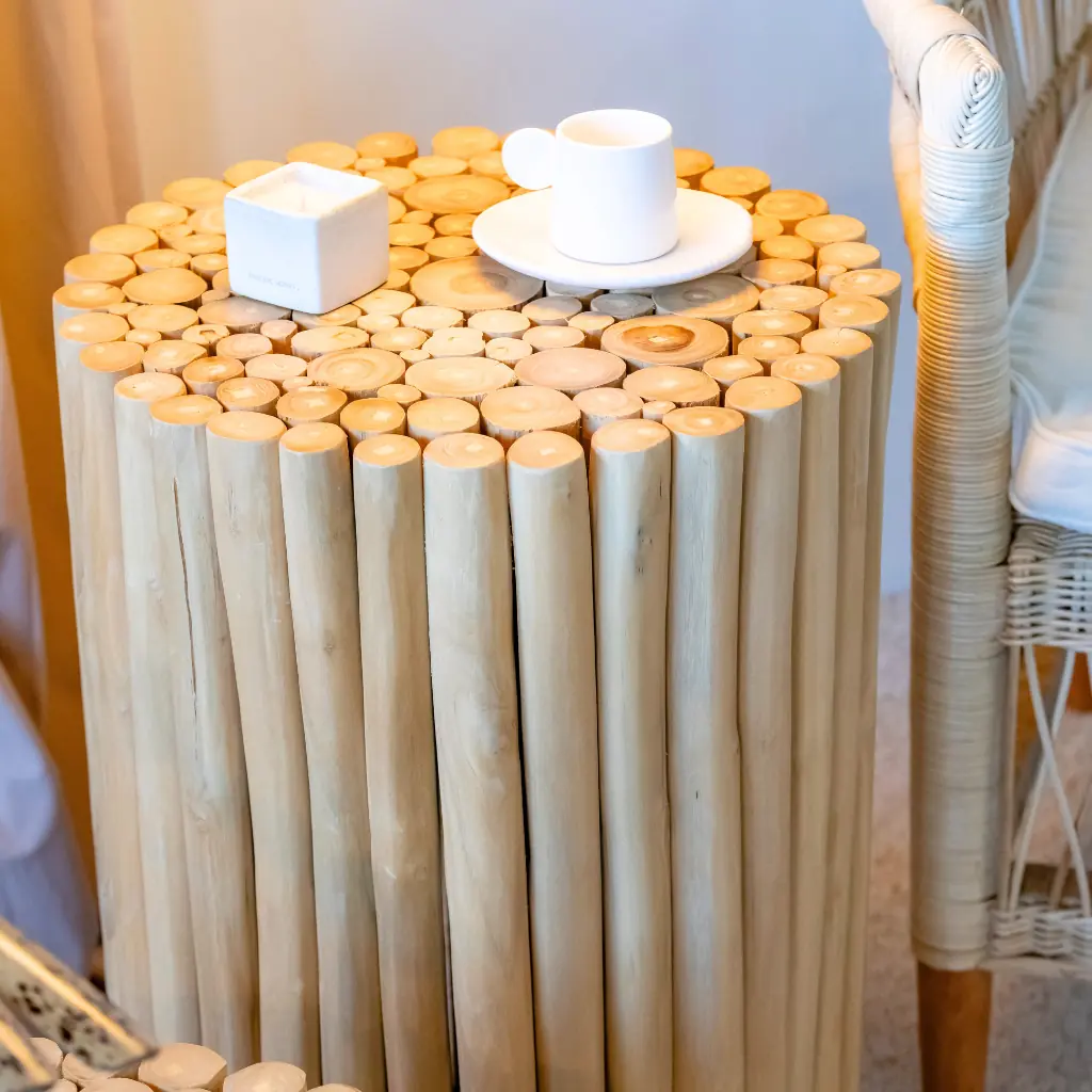 JATI - Guéridon haut en branche de teck