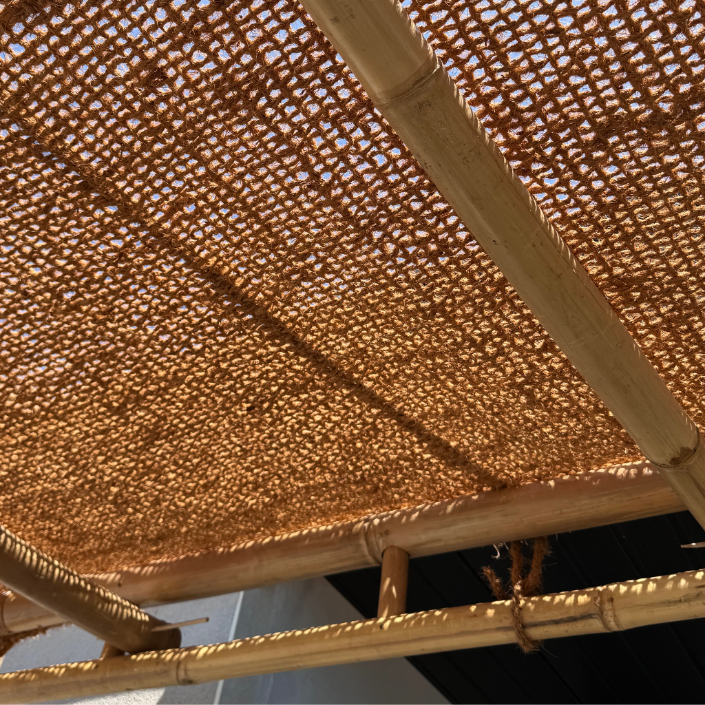 PERGOLA 3x3 avec ombrière en fibre de coco