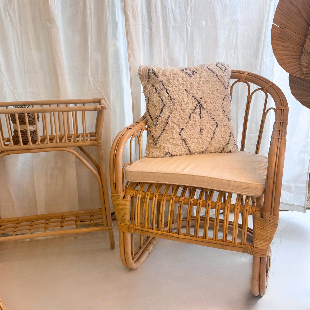 LIVIO - Fauteuil en rotin avec coussin d'assise