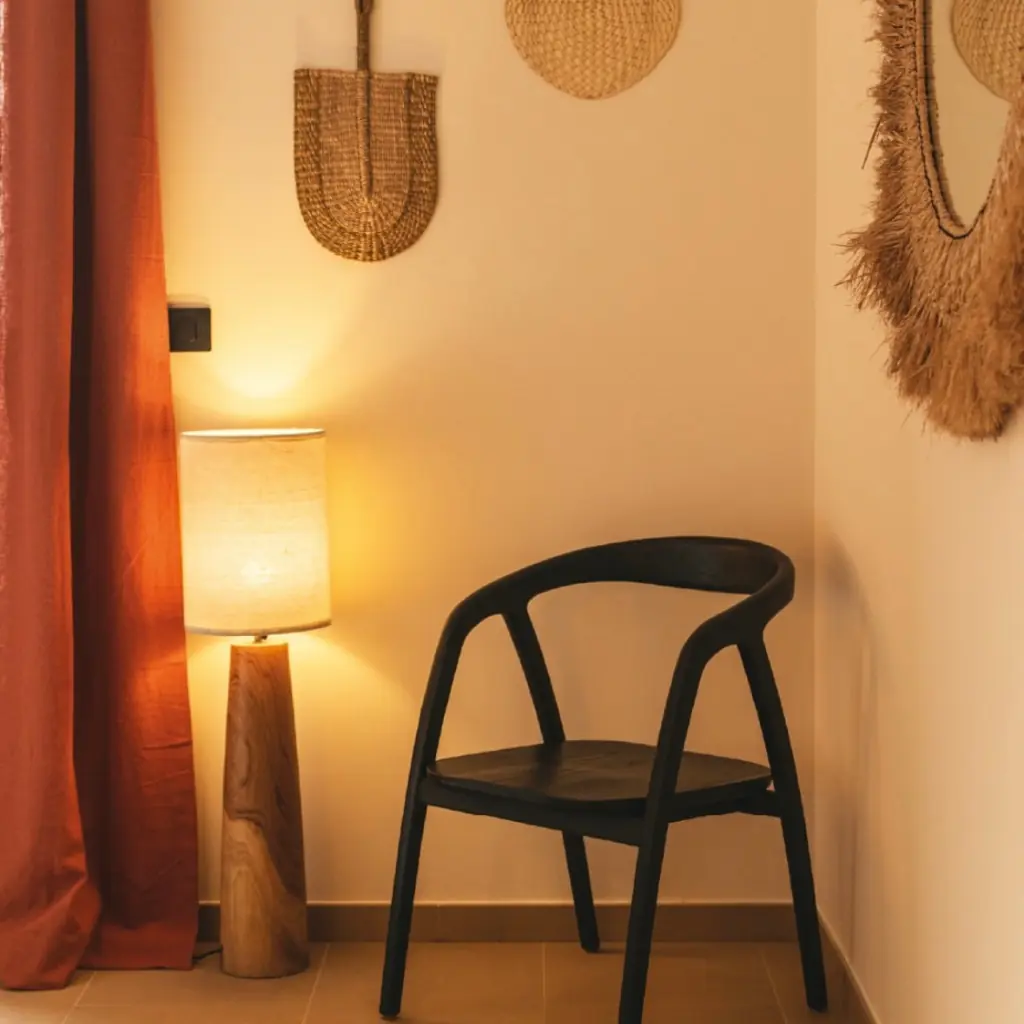AGATHE - Lampe à poser en teck et abat-jour en lin S H100cm