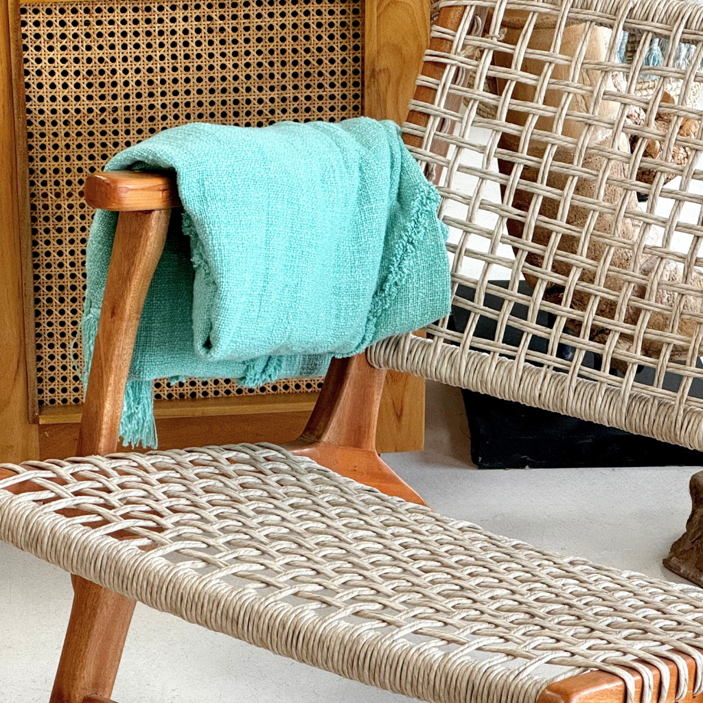 JUNE- Fauteuil avec accoudoirs en corde synthétique et teck L75 l70 h75