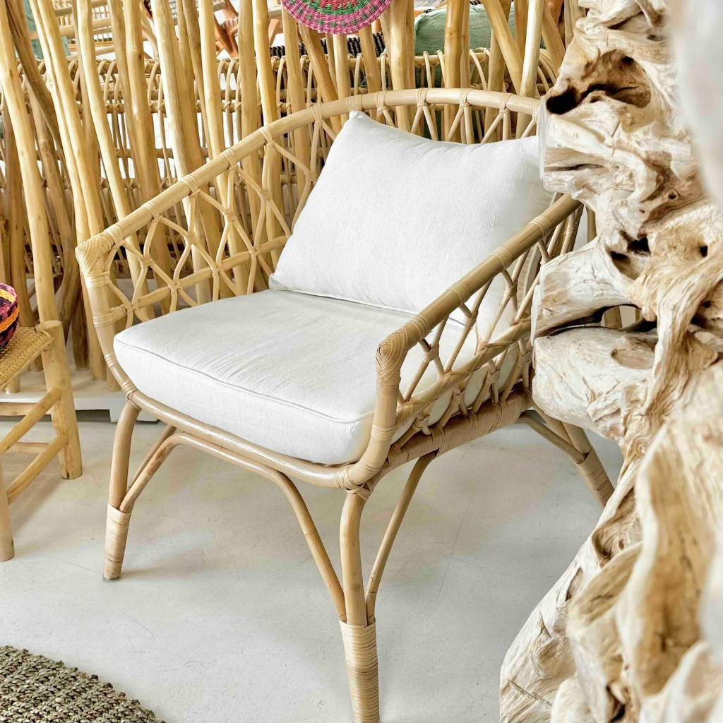 LESKY - Fauteuil en rotin avec coussin L75 l77 h80