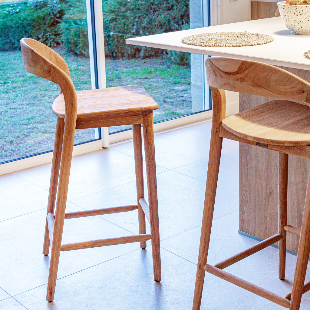 LUCIE - Tabouret de bar en teck recyclé 56x48x102
