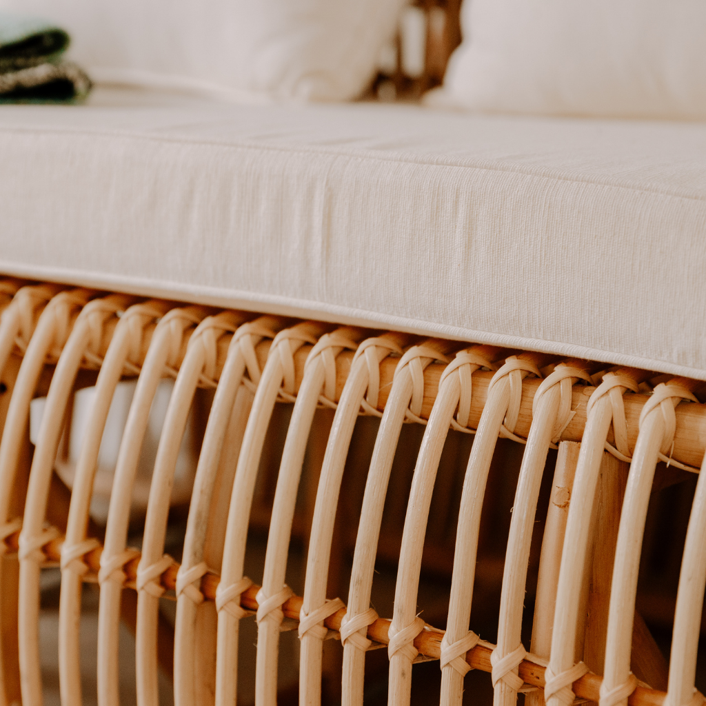 LULLI - Banquette design en rotin avec coussin L174*l65*H70