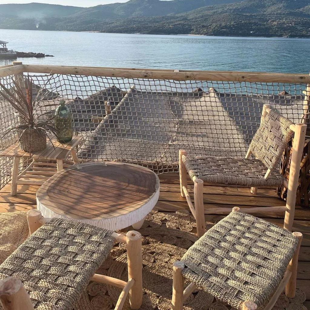 Moyen banc en doum et structure en bois d'eucalyptus L60xl35xh35cm