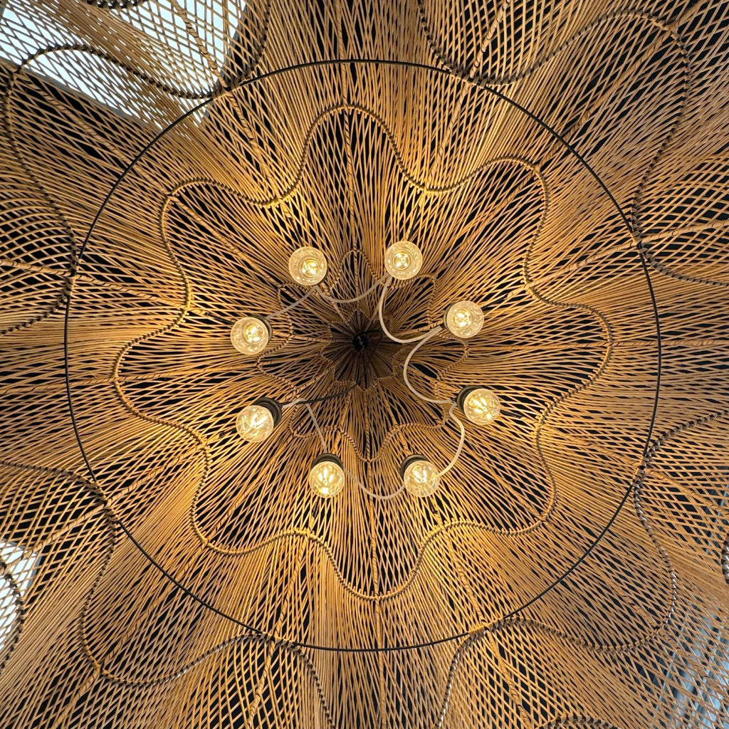 PACO- Suspension en rotin forme fleur D1m50 h1m