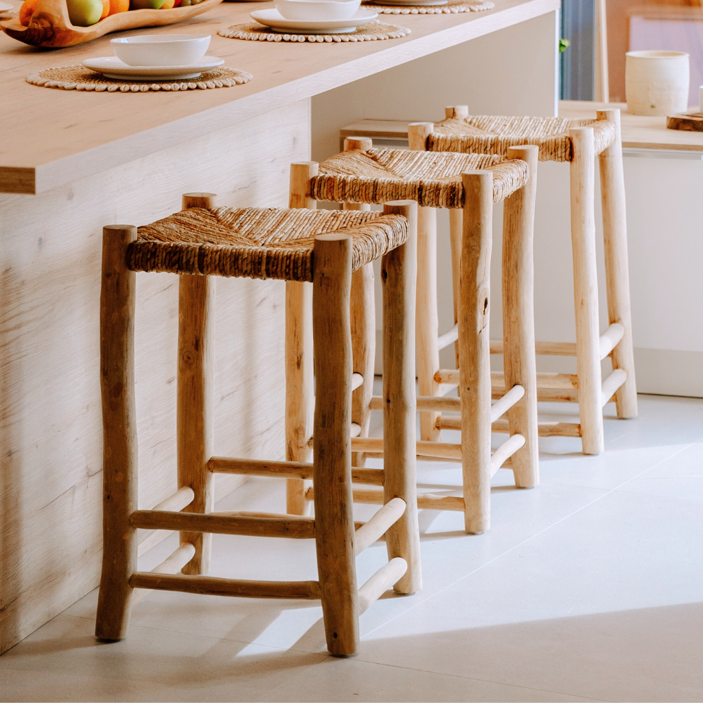 MATOU - Tabouret haut en bois d'eucalyptus et corde tressée