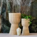 FLORENCE - Lot de 2 grands cache
 pots sur pied en rotin