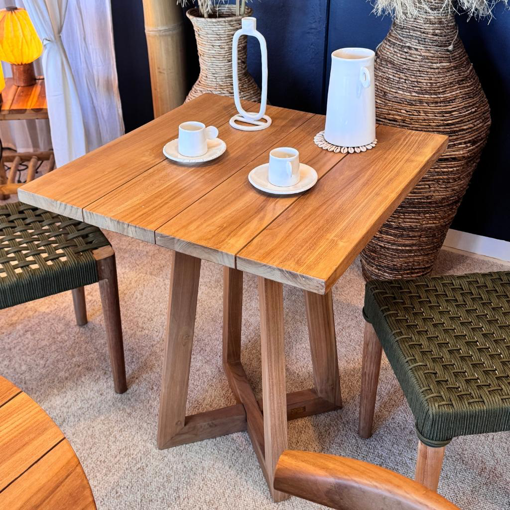LIGNA - Table en teck carré