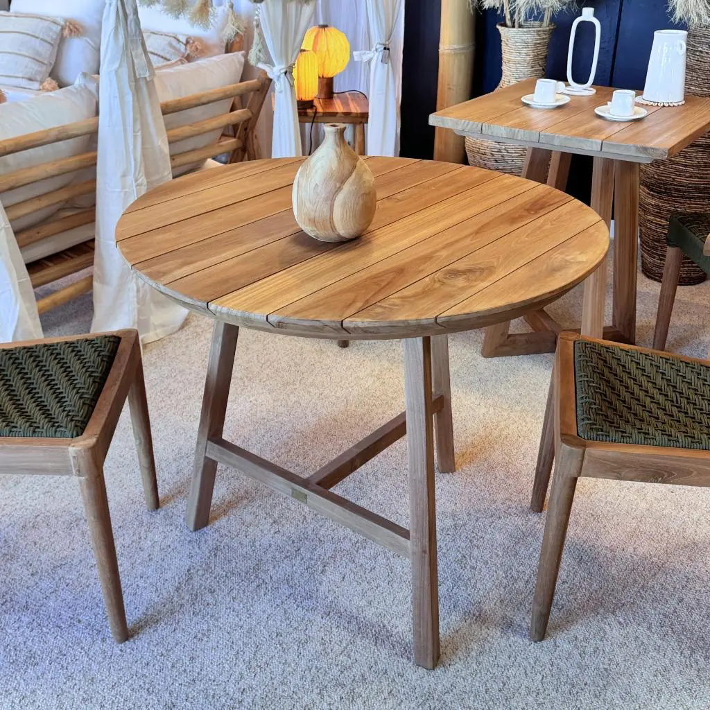 JADE - Table en bois de teck