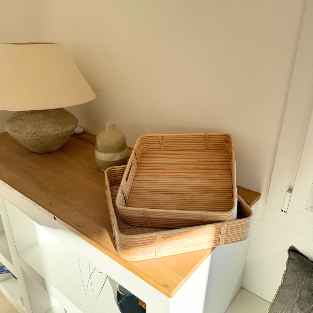 CARIO - Lot de 2 Plateaux carré avec hanse en rotin