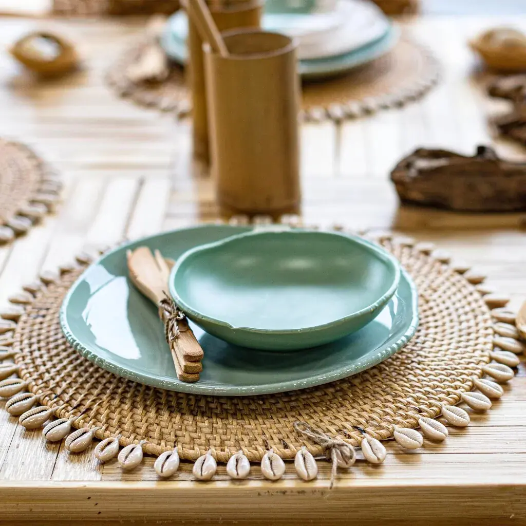 CAURI - Lot de 2 sets en rotin et coquillage naturel